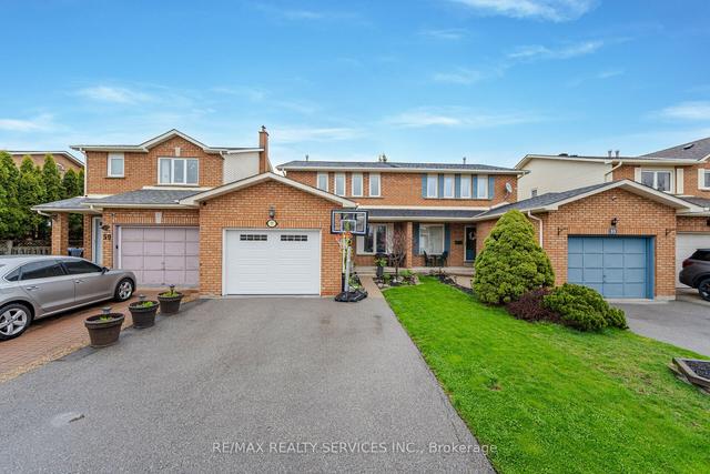 57 Dumfries Ave, House attached with 3 bedrooms, 4 bathrooms and 4 parking in Brampton ON | Image 1