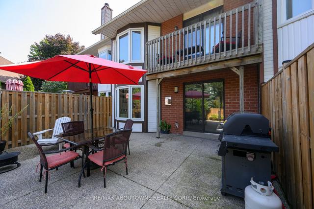 128 Edgewater Dr, House attached with 2 bedrooms, 4 bathrooms and 2 parking in Hamilton ON | Image 26