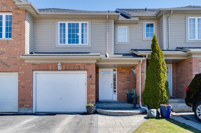4 Curzon Cres, House attached with 3 bedrooms, 3 bathrooms and 2 parking in Guelph ON | Image 1