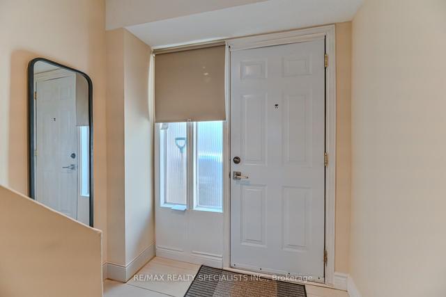 100 Ellis Dr, Townhouse with 3 bedrooms, 2 bathrooms and 2 parking in Brampton ON | Image 23