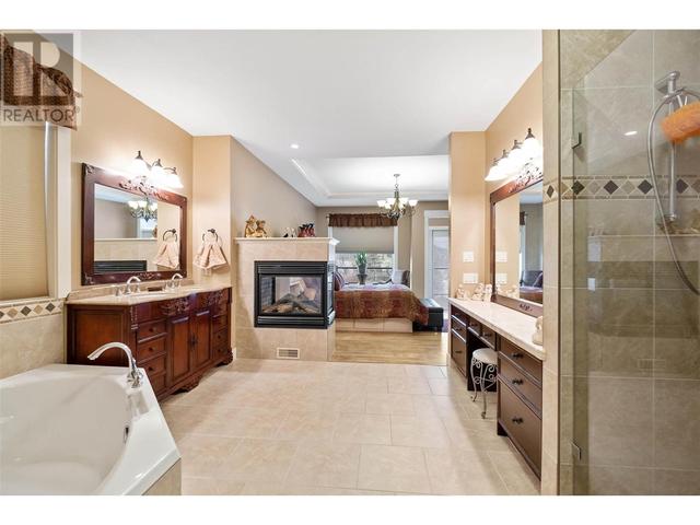 1297 Tanemura Crescent, House detached with 4 bedrooms, 4 bathrooms and 3 parking in Kelowna BC | Image 29