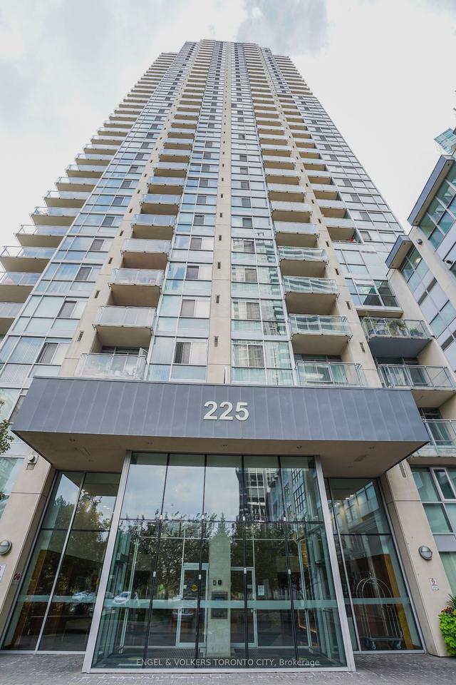 2104 - 225 Webb Dr, Condo with 1 bedrooms, 1 bathrooms and 1 parking in Mississauga ON | Image 5