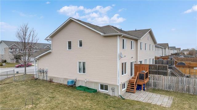 1594 Crimson Crescent, House attached with 3 bedrooms, 2 bathrooms and 2 parking in Kingston ON | Image 22