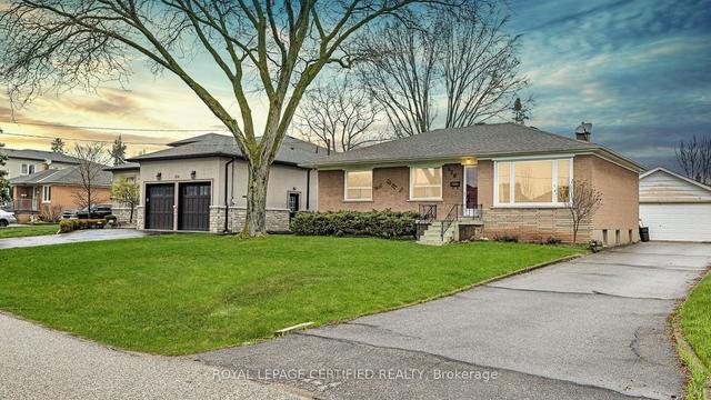 520 Sandmere Pl, House detached with 3 bedrooms, 2 bathrooms and 6 parking in Oakville ON | Image 1