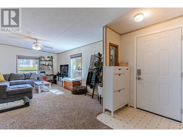819 Klahanie Drive, House detached with 3 bedrooms, 2 bathrooms and null parking in Kamloops BC | Image 15