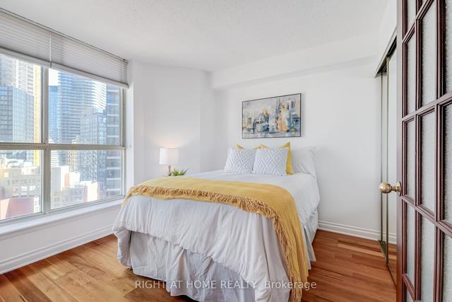 2108 - 44 St Joseph St, Condo with 1 bedrooms, 1 bathrooms and 1 parking in Toronto ON | Image 13