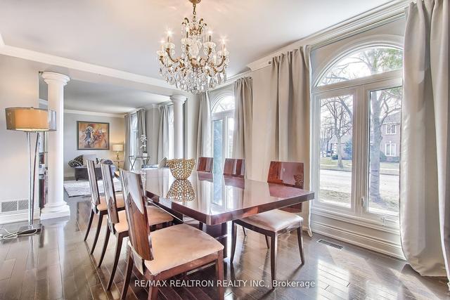 2 Cantertrot Crt, House detached with 4 bedrooms, 6 bathrooms and 4 parking in Vaughan ON | Image 2