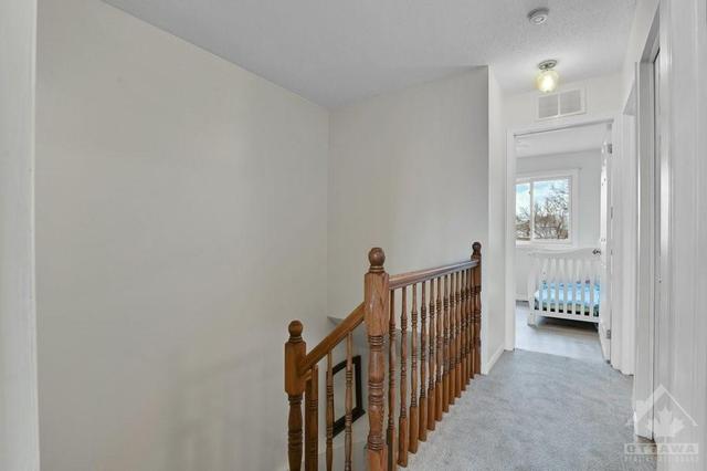 124 Montana Way, Townhouse with 3 bedrooms, 2 bathrooms and 3 parking in Ottawa ON | Image 10