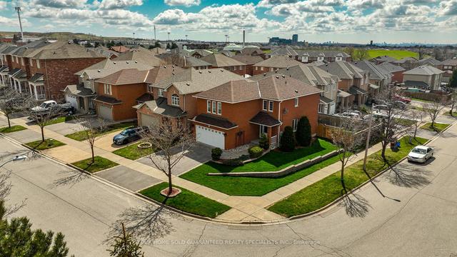 41 D'amato Cres, House detached with 3 bedrooms, 3 bathrooms and 5 parking in Vaughan ON | Image 23