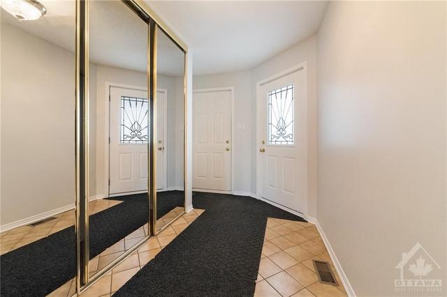 1370 Marchand Street, House detached with 4 bedrooms, 4 bathrooms and 6 parking in Ottawa ON | Image 4