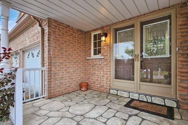 7241 Pallett Crt, House attached with 3 bedrooms, 4 bathrooms and 4 parking in Mississauga ON | Image 12