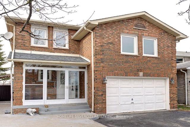 32 Fallen Oak Crt, House detached with 4 bedrooms, 4 bathrooms and 5 parking in Brampton ON | Image 1