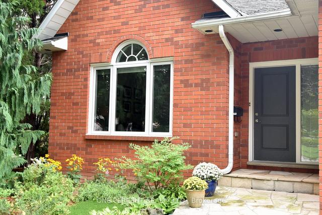 633 Andrea Crt, House detached with 2 bedrooms, 3 bathrooms and 6 parking in Burlington ON | Image 12