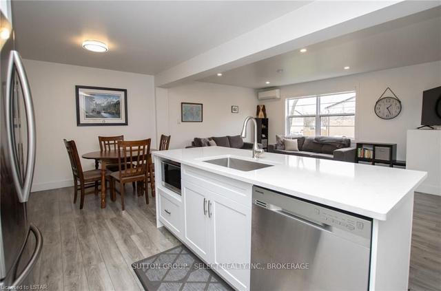 26 - 105 Andover Dr, Townhouse with 2 bedrooms, 2 bathrooms and 2 parking in London ON | Image 4