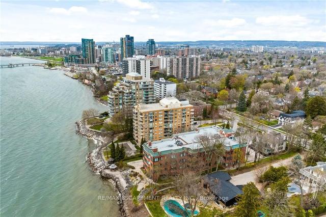 406 - 2210 Lakeshore Rd, Condo with 2 bedrooms, 2 bathrooms and 1 parking in Burlington ON | Image 20
