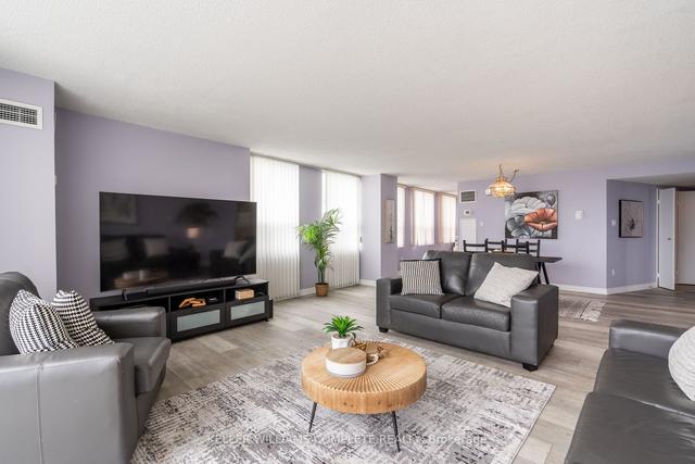 2601 - 3650 Kaneff Cres, Condo with 2 bedrooms, 2 bathrooms and 2 parking in Mississauga ON | Image 2