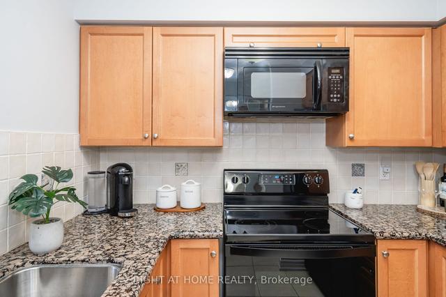 402 - 2772 Keele St, Condo with 2 bedrooms, 2 bathrooms and 2 parking in Toronto ON | Image 2