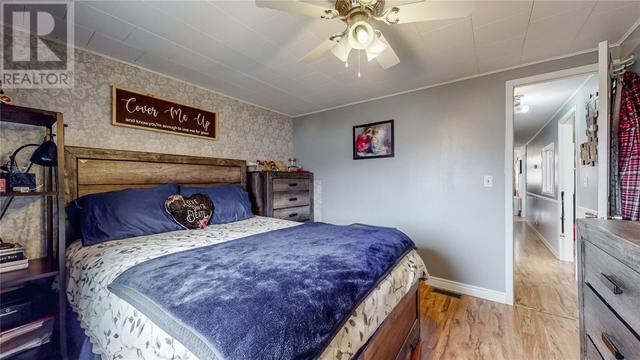 32 Pinegrove Drive, House detached with 2 bedrooms, 1 bathrooms and null parking in Paradise NL | Image 15