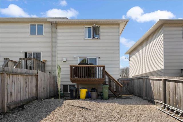 231 Willoughby Crescent, Townhouse with 2 bedrooms, 2 bathrooms and 3 parking in Pembroke ON | Image 20