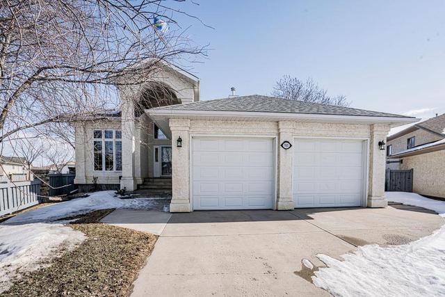 9101 Crystal Lake Drive, House detached with 4 bedrooms, 3 bathrooms and 4 parking in Grande Prairie AB | Image 1