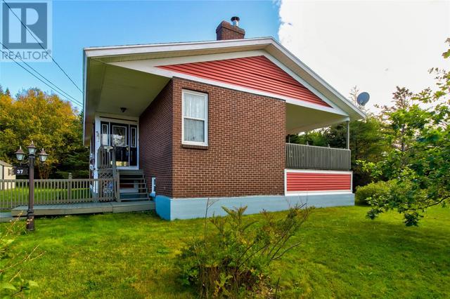 37 Salmonier Line, House detached with 4 bedrooms, 2 bathrooms and null parking in Holyrood NL | Image 1