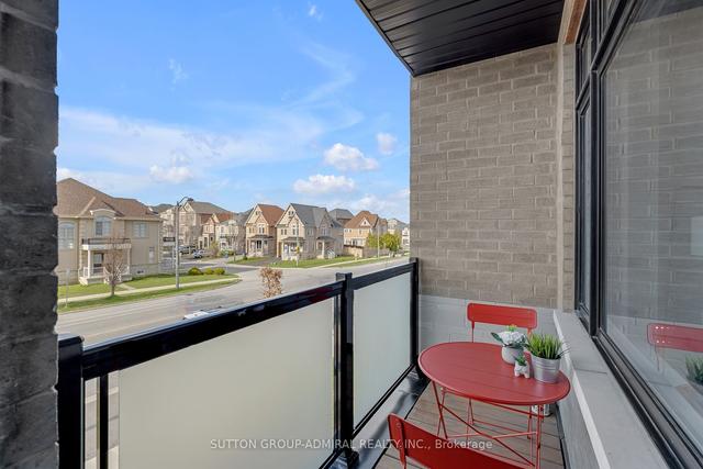 103 Lebovic Campus Dr, House attached with 3 bedrooms, 4 bathrooms and 2 parking in Vaughan ON | Image 6