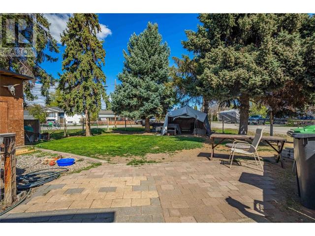 1020 - 1022 Mitchell Road, House semidetached with 8 bedrooms, 4 bathrooms and null parking in Kelowna BC | Image 5