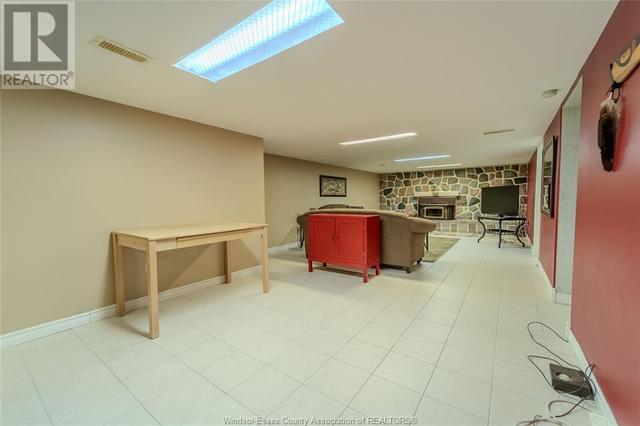 3810 Holburn, House detached with 4 bedrooms, 2 bathrooms and null parking in Windsor ON | Image 29
