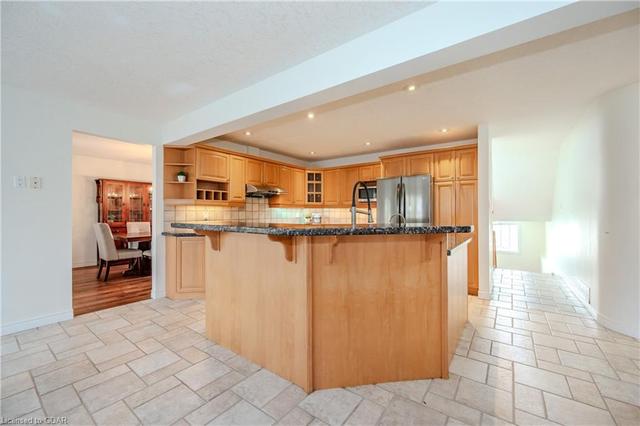 7 Elderberry Court, House detached with 4 bedrooms, 3 bathrooms and 6 parking in Guelph ON | Image 5