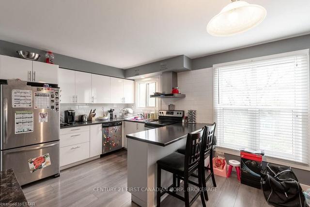 77 Kintail Cres, House semidetached with 3 bedrooms, 2 bathrooms and 3 parking in London ON | Image 4