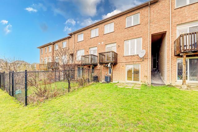 82 - 8 Townwood Dr, House attached with 3 bedrooms, 4 bathrooms and 3 parking in Richmond Hill ON | Image 19