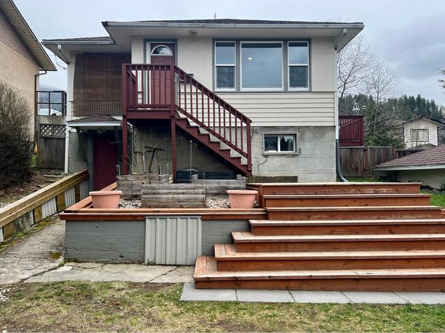 632 10th Avenue, House detached with 3 bedrooms, 2 bathrooms and 6 parking in Castlegar BC | Image 3
