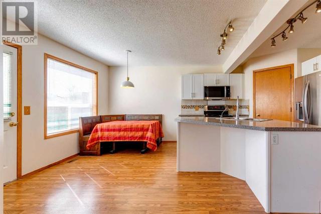 24 Somerset Park Sw, House detached with 3 bedrooms, 2 bathrooms and 4 parking in Calgary AB | Image 13