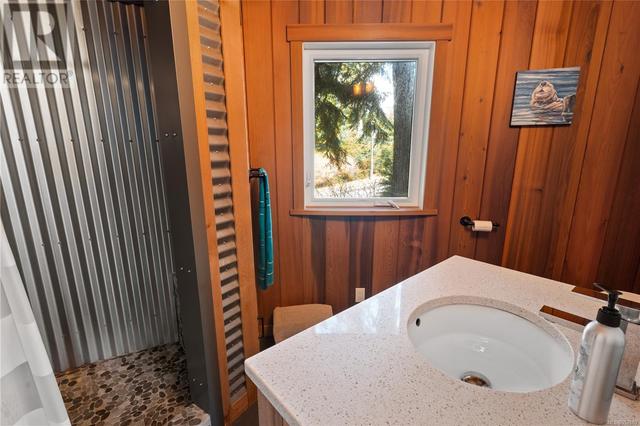 1015 Peninsula Rd, Home with 0 bedrooms, 0 bathrooms and null parking in Ucluelet BC | Image 15