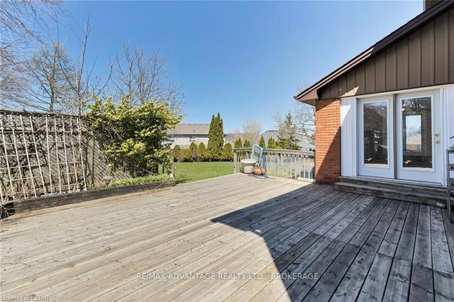 30 Parks Edge Cres, House detached with 3 bedrooms, 4 bathrooms and 6 parking in London ON | Image 32