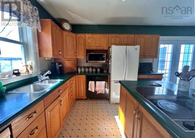 5752 Highway 332, House detached with 4 bedrooms, 1 bathrooms and null parking in Lunenburg MD NS | Image 12
