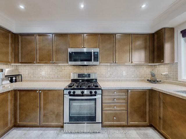 68 Williamson Dr E, House detached with 4 bedrooms, 5 bathrooms and 4 parking in Ajax ON | Image 2