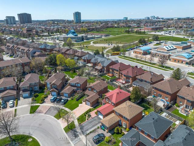 160 Tuscadero Cres, House detached with 3 bedrooms, 4 bathrooms and 5 parking in Mississauga ON | Image 35