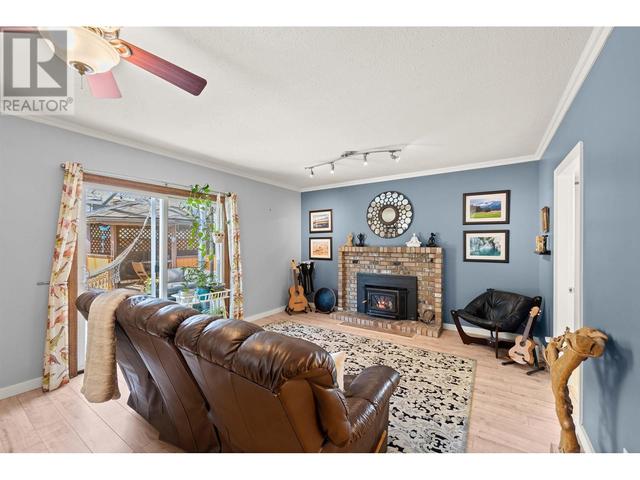 3363 Osborne Street, House detached with 4 bedrooms, 3 bathrooms and 4 parking in Port Coquitlam BC | Image 10