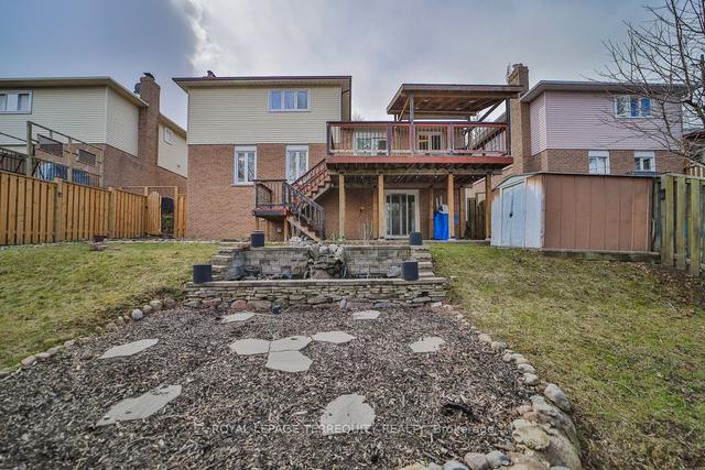 16 Mansfield Cres, House detached with 3 bedrooms, 4 bathrooms and 3 parking in Whitby ON | Image 32