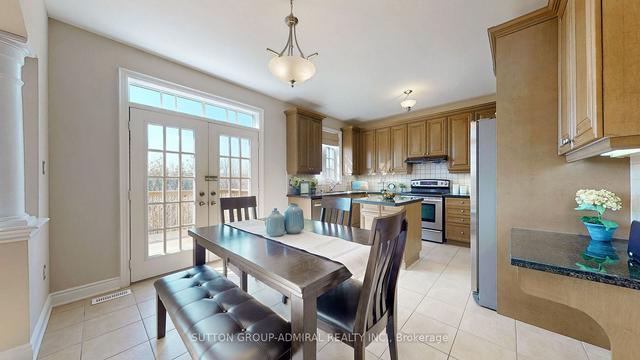 425 Marc Santi Blvd, House detached with 4 bedrooms, 4 bathrooms and 6 parking in Vaughan ON | Image 2