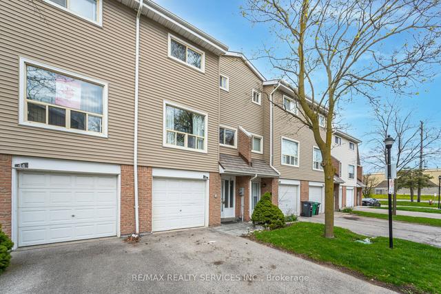 45 - 45 Ellis Dr, Townhouse with 3 bedrooms, 2 bathrooms and 2 parking in Brampton ON | Image 23