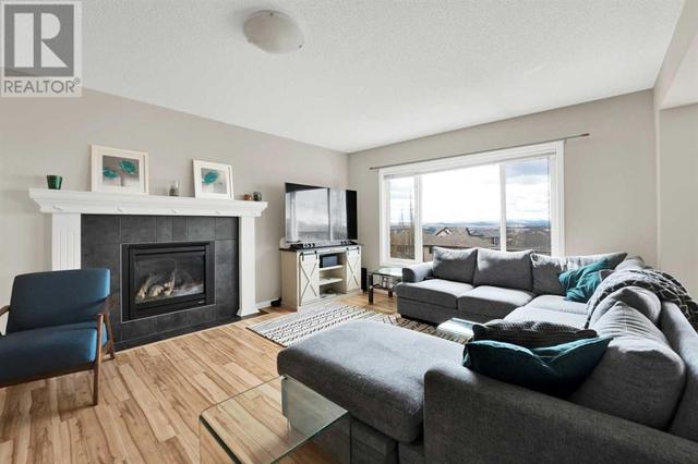 233 Sunset Heights Ne, House detached with 3 bedrooms, 3 bathrooms and 4 parking in Cochrane AB | Image 5