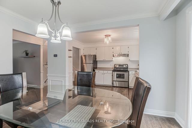 119 Lawrence Cres, House attached with 3 bedrooms, 2 bathrooms and 3 parking in Clarington ON | Image 2