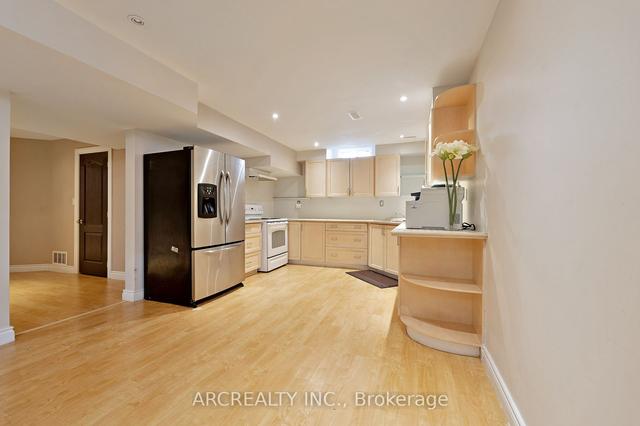 37 Newbridge Ave, House detached with 4 bedrooms, 5 bathrooms and 6 parking in Richmond Hill ON | Image 30