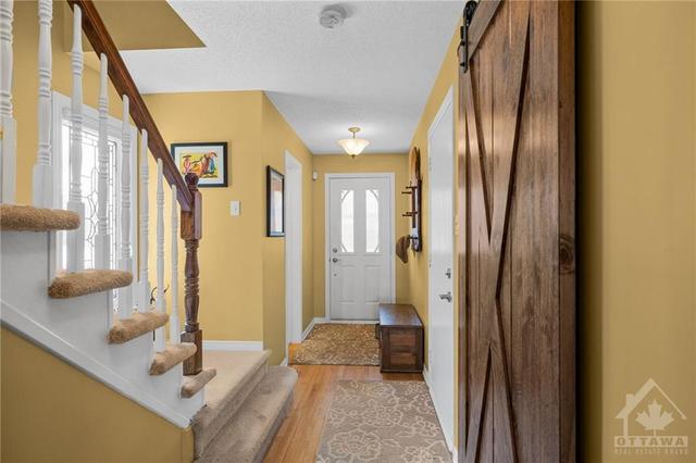 11 Maurya Court, Townhouse with 3 bedrooms, 3 bathrooms and 2 parking in Ottawa ON | Image 3
