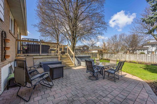 25 Caledon Cres, House detached with 3 bedrooms, 2 bathrooms and 6 parking in Brampton ON | Image 30