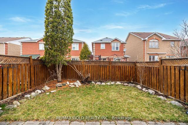 16 Ripley Cres, House attached with 3 bedrooms, 4 bathrooms and 3 parking in Brampton ON | Image 25