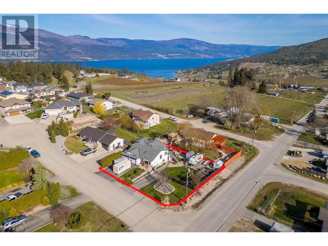 2186 Finlay Court, House detached with 5 bedrooms, 3 bathrooms and 8 parking in Lake Country BC | Image 5