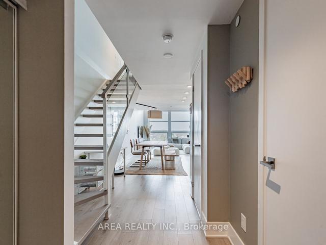 931 - 111 St Clair Ave W, Condo with 1 bedrooms, 2 bathrooms and 1 parking in Toronto ON | Image 6